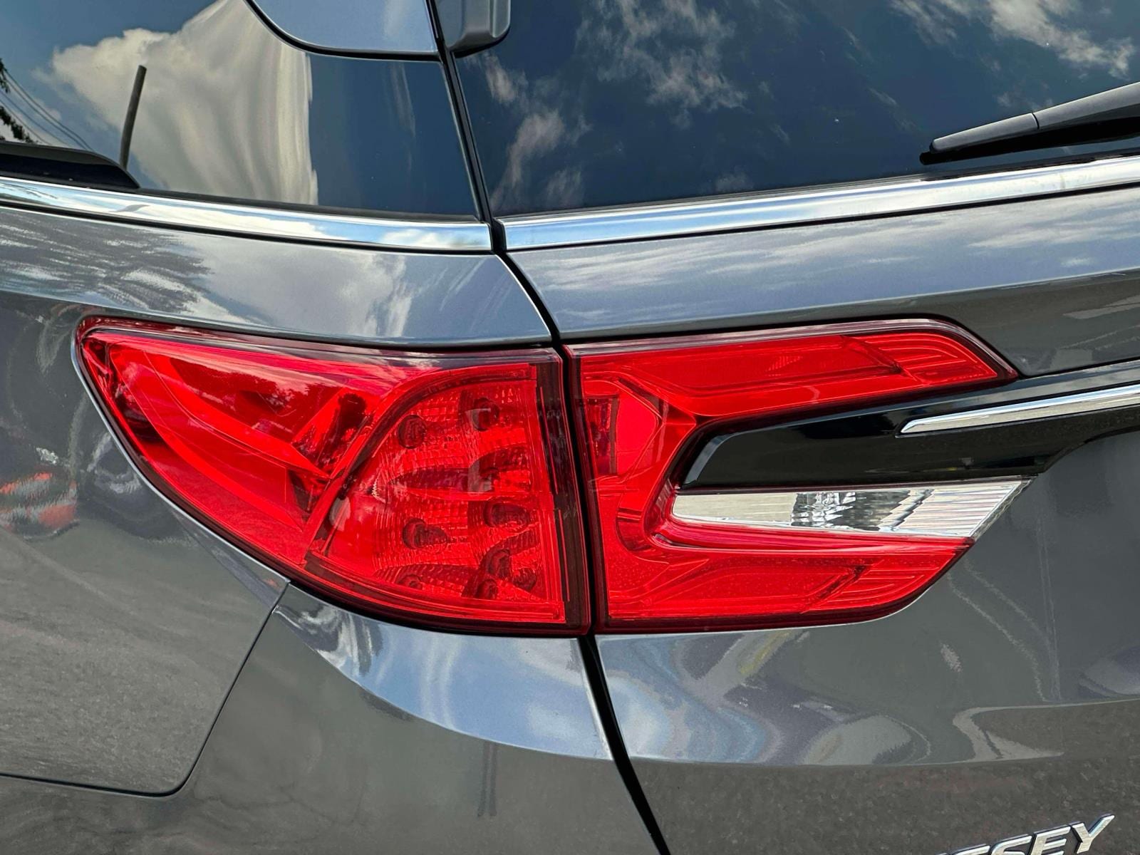 2023 Honda Odyssey EX-L - Photo 8