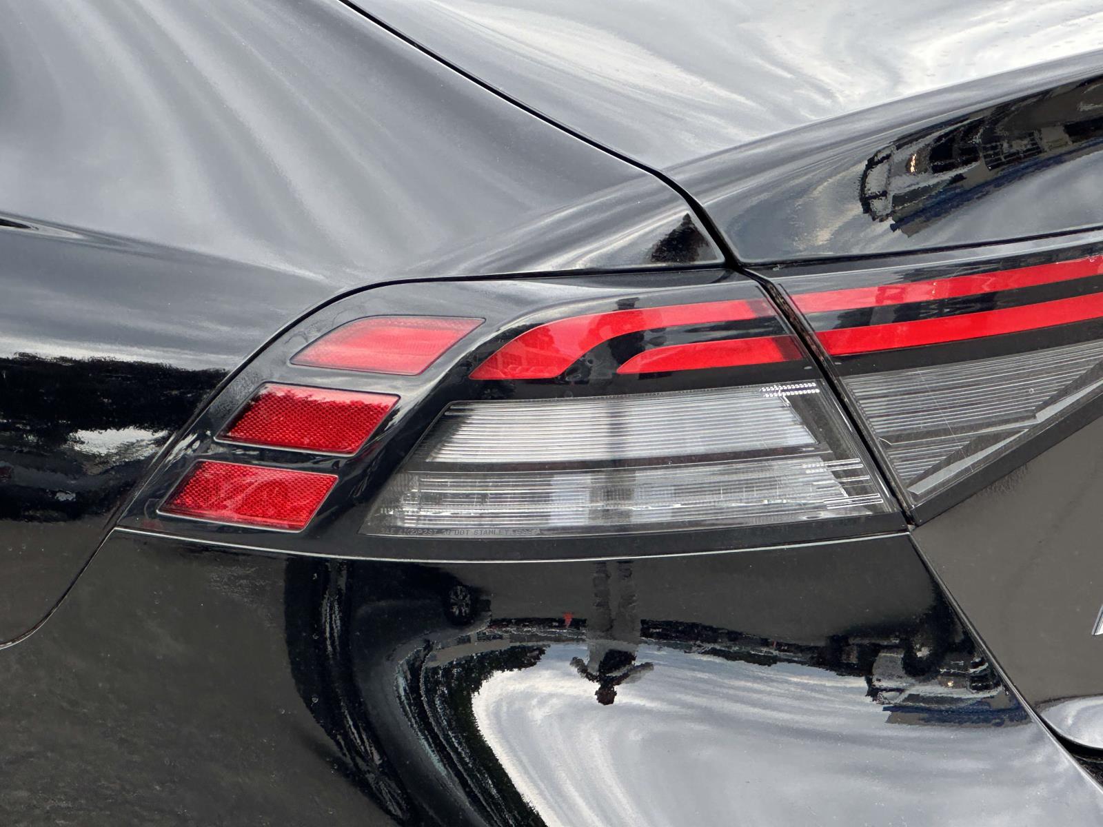 2023 Honda Accord Hybrid EX-L - Photo 7