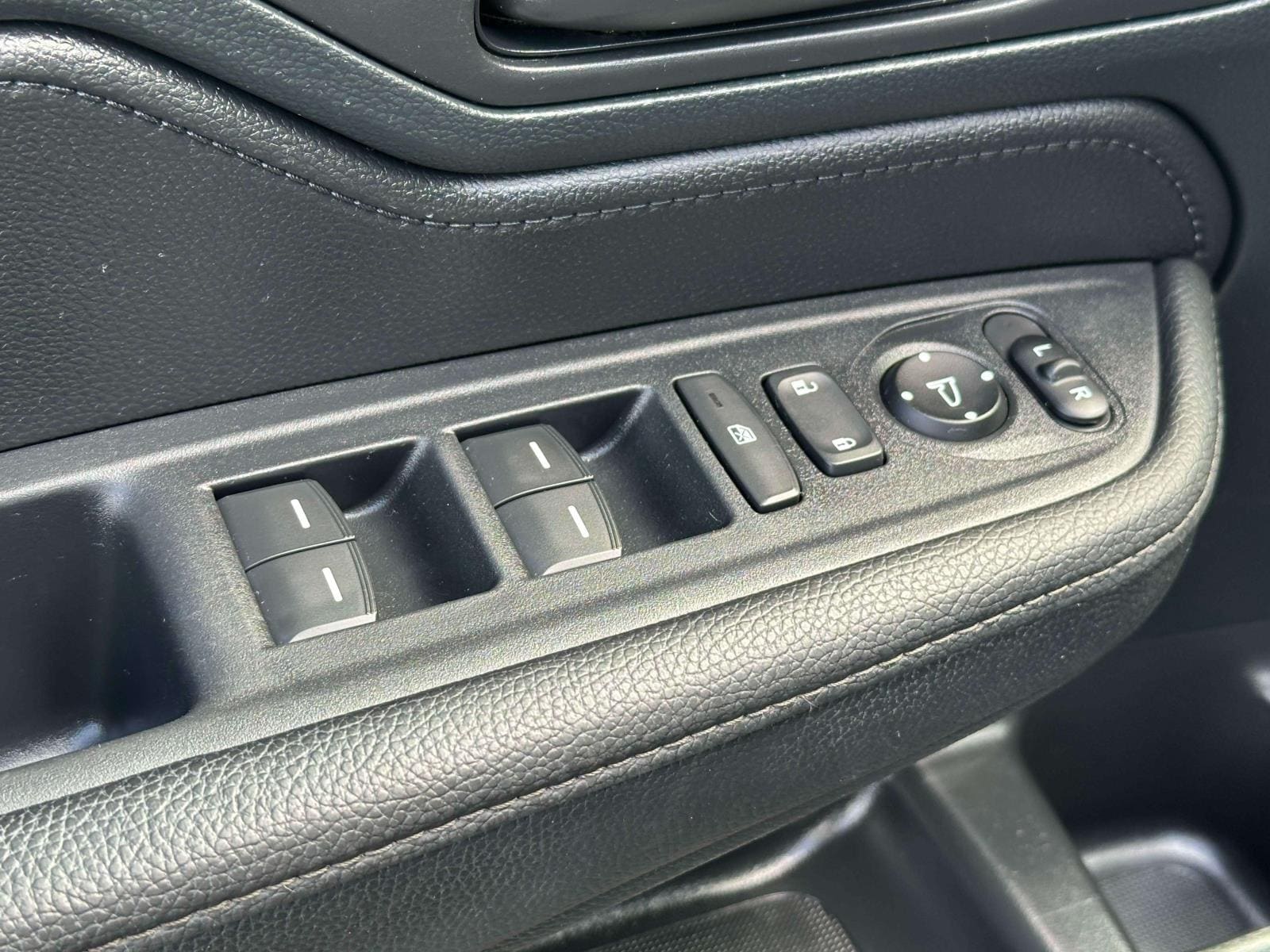 2023 Honda Odyssey EX-L - Photo 14
