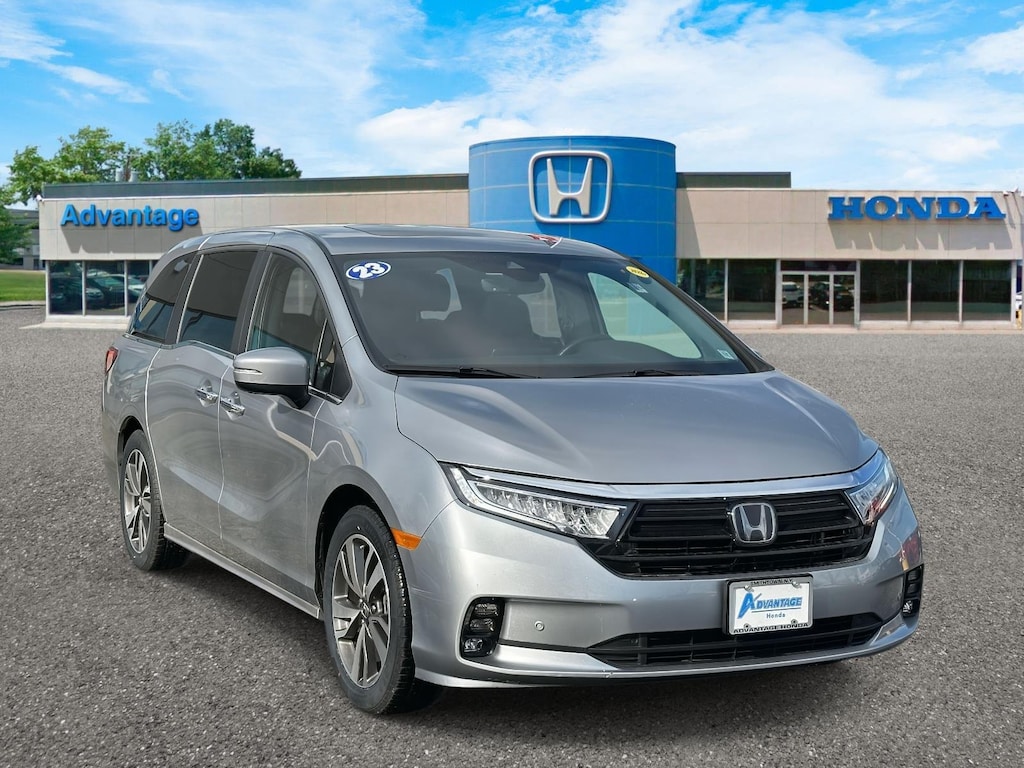 Certified 2023 Honda Odyssey Touring Van