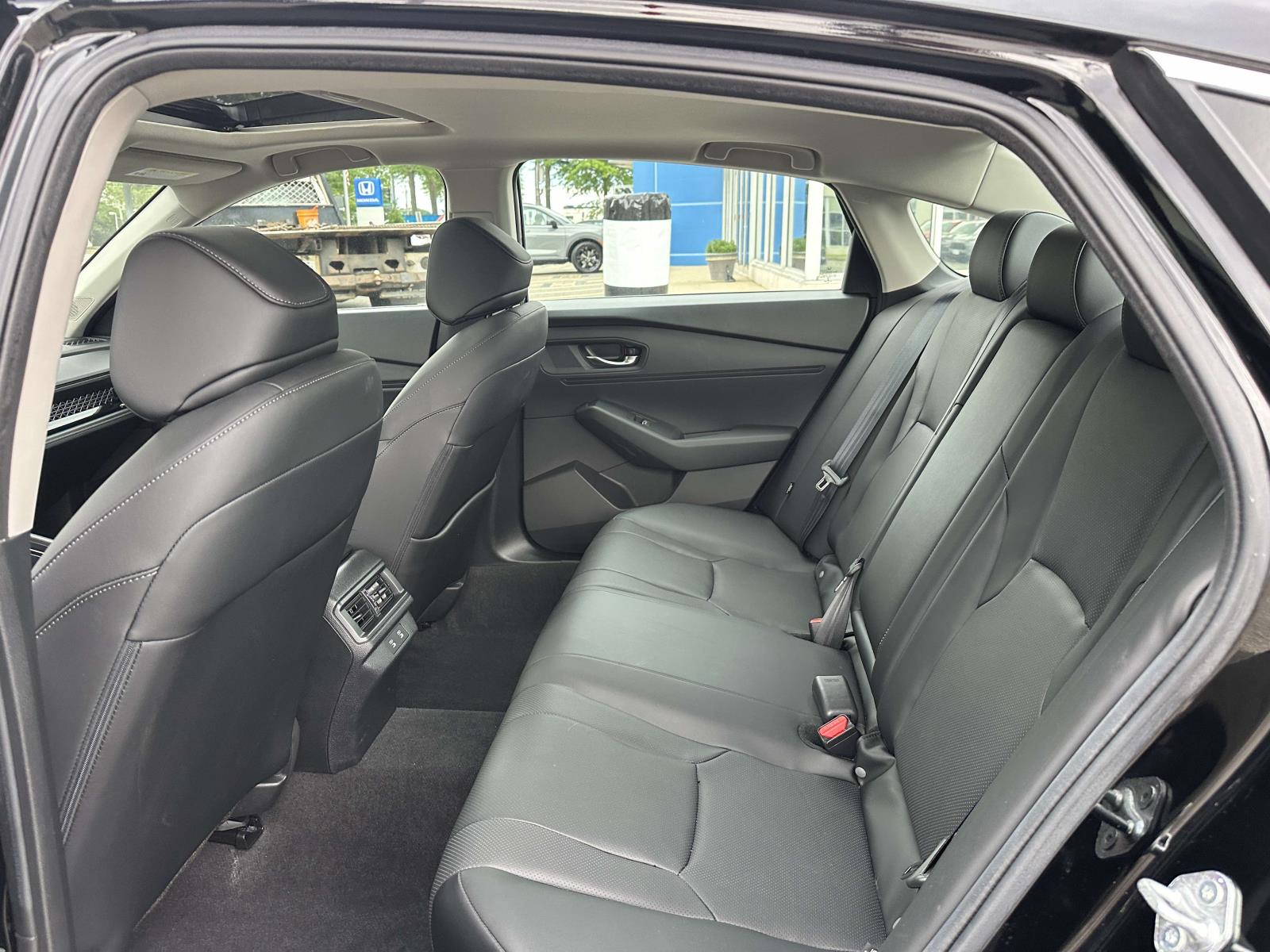 2023 Honda Accord Hybrid EX-L - Photo 8