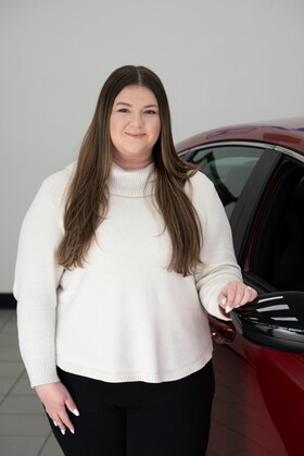 Staff member Shelby Alanis from ID_2b9c87763844