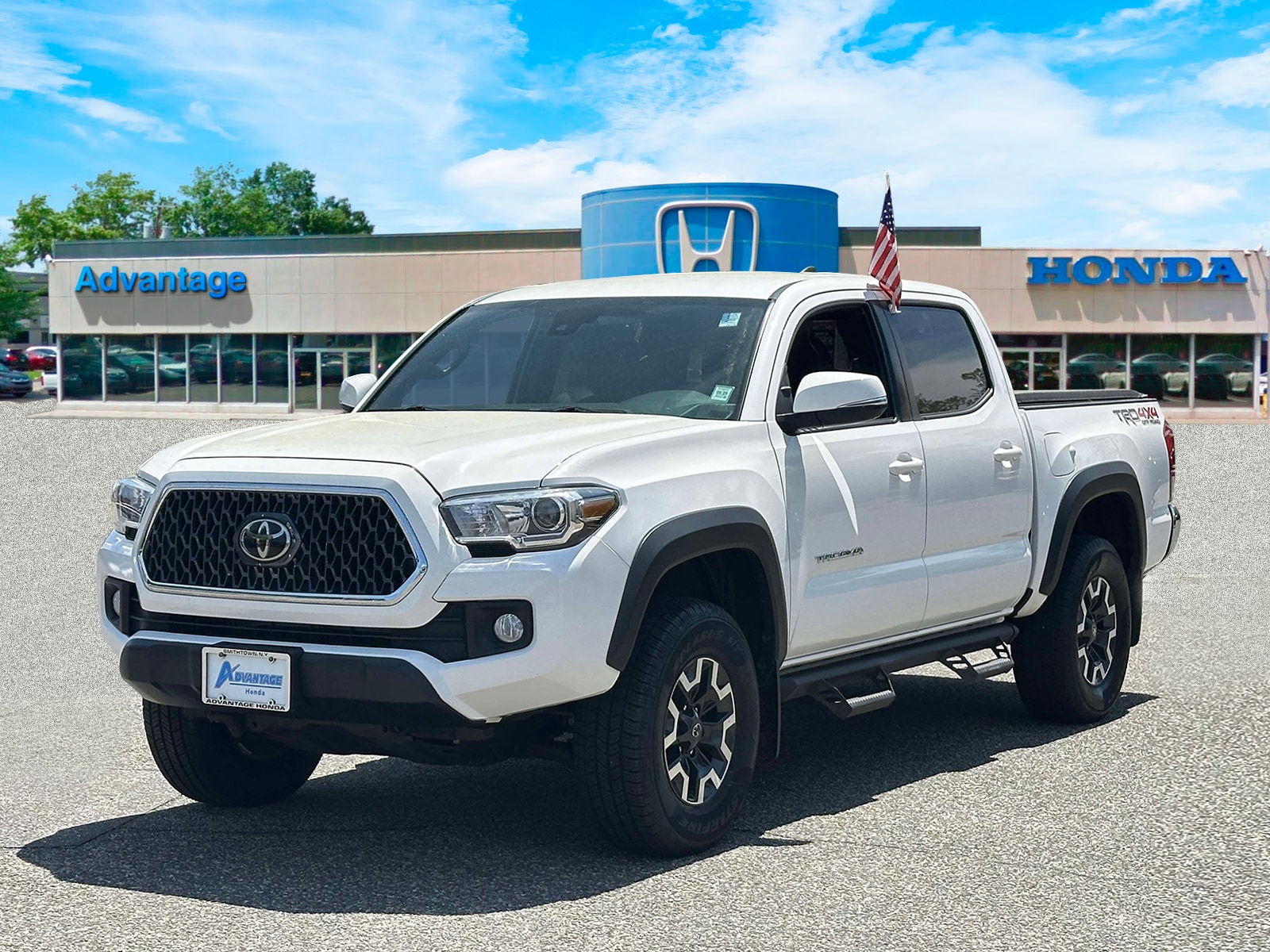 Used 2019 Toyota Tacoma TRD Off Road with VIN 3TMCZ5AN4KM212572 for sale in Saint James, NY
