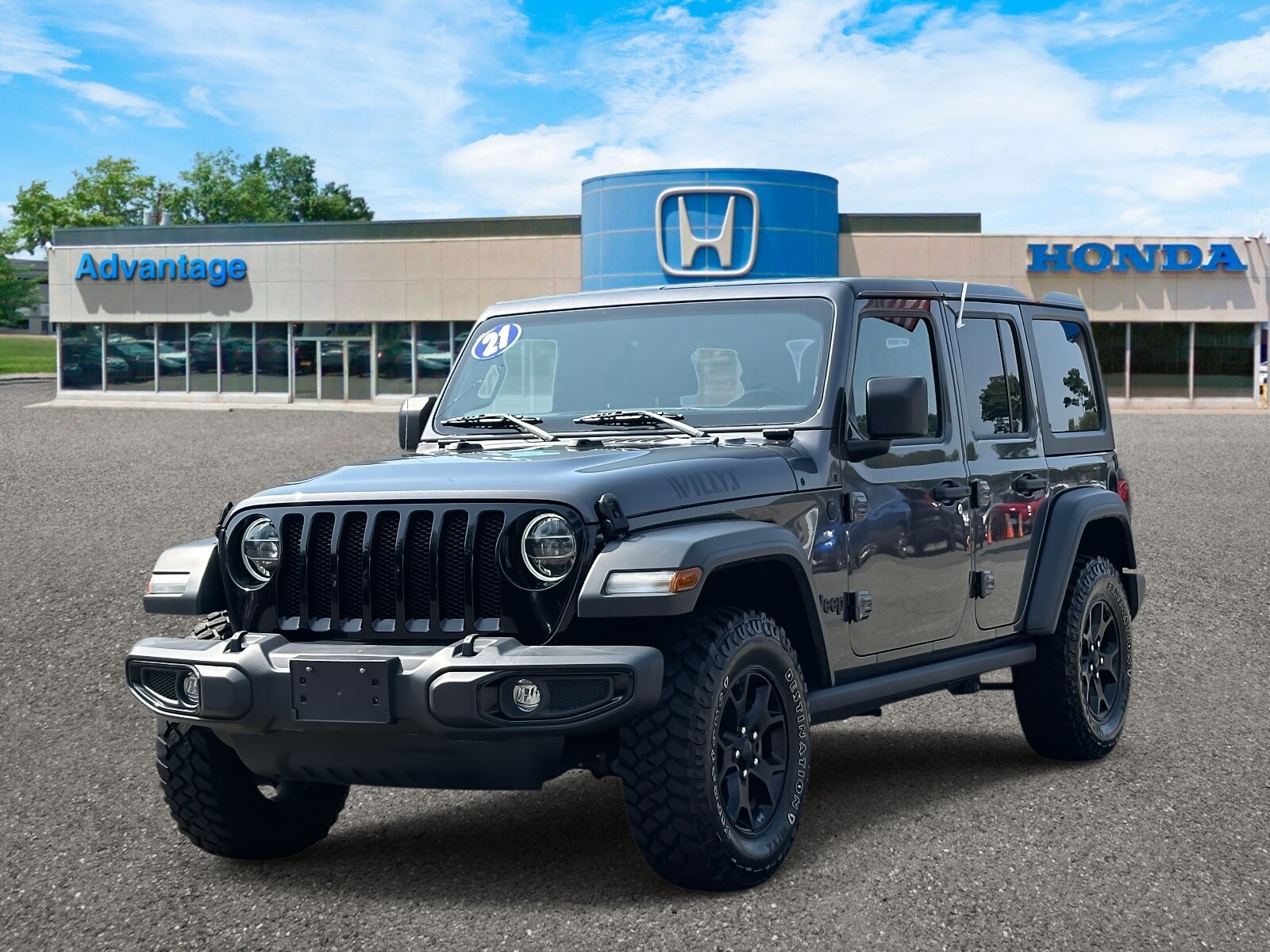 Used 2021 Jeep Wrangler Unlimited Willys with VIN 1C4HJXDG7MW663679 for sale in Saint James, NY