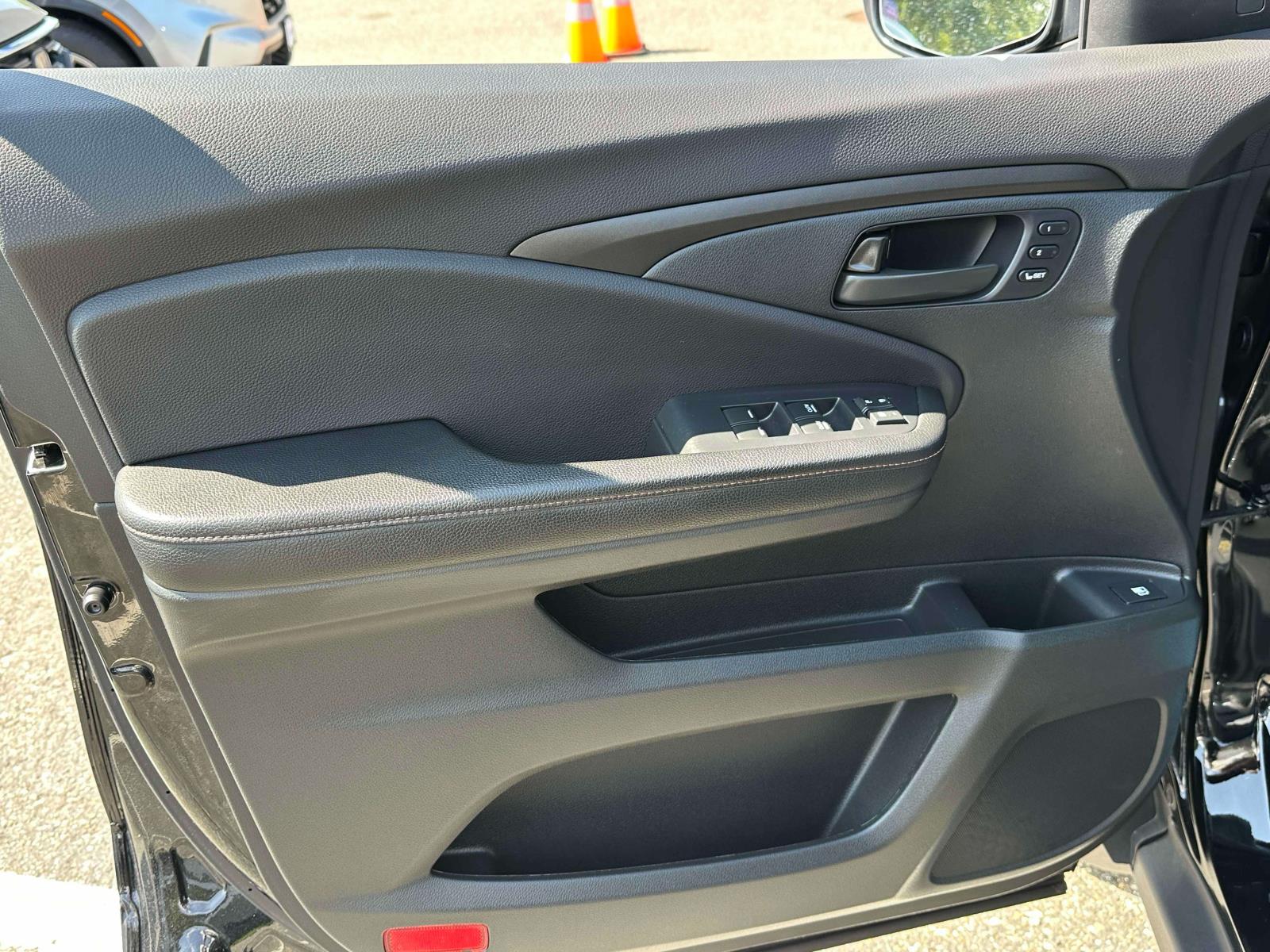 2025 Honda Ridgeline TrailSport - Photo 14
