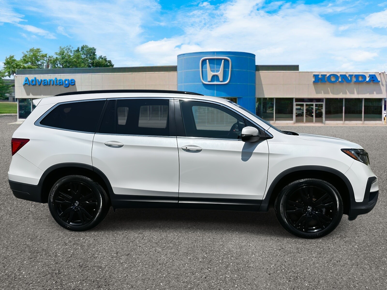 2022 Honda Pilot Special Edition photo 3