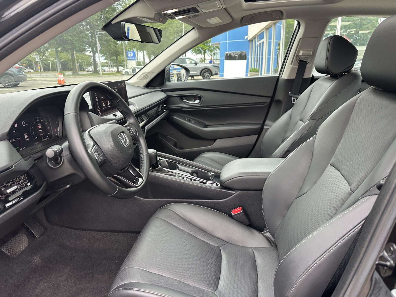 2023 Honda Accord Hybrid EX-L - Photo 12