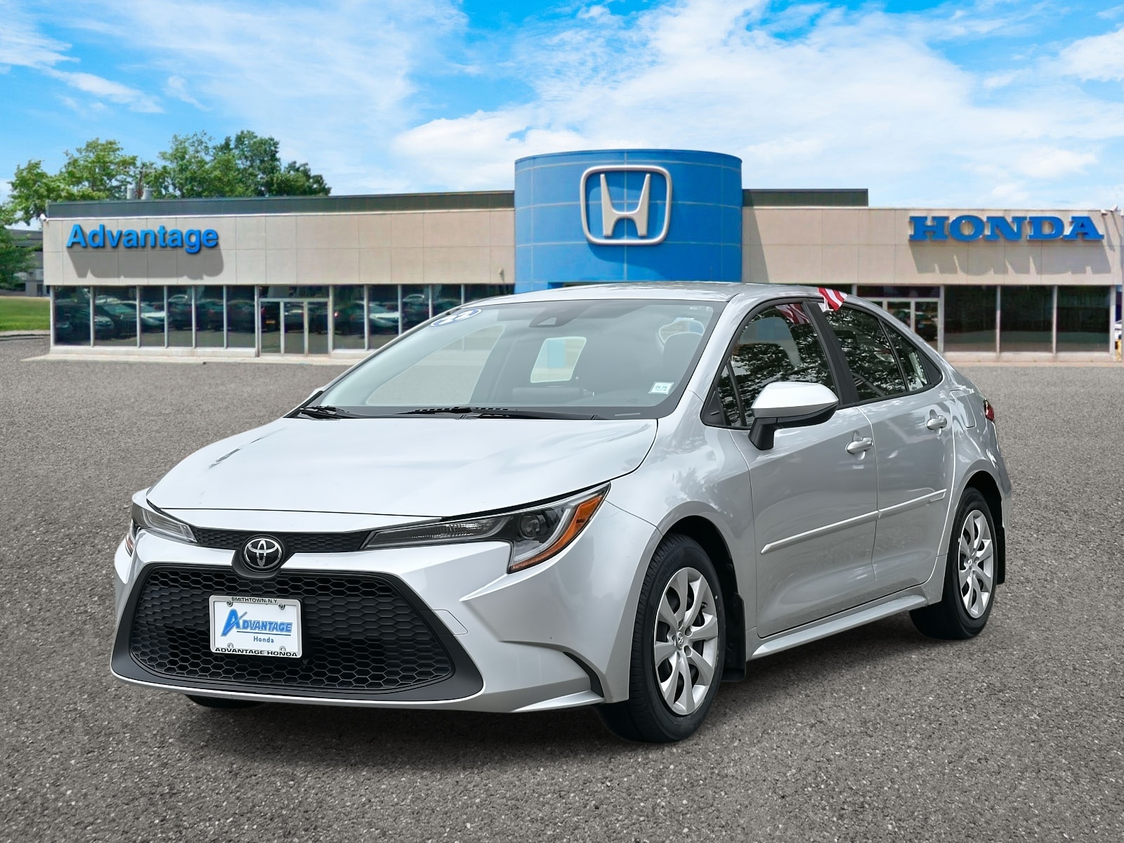 Used 2022 Toyota Corolla LE with VIN JTDEPMAE3NJ223900 for sale in Saint James, NY