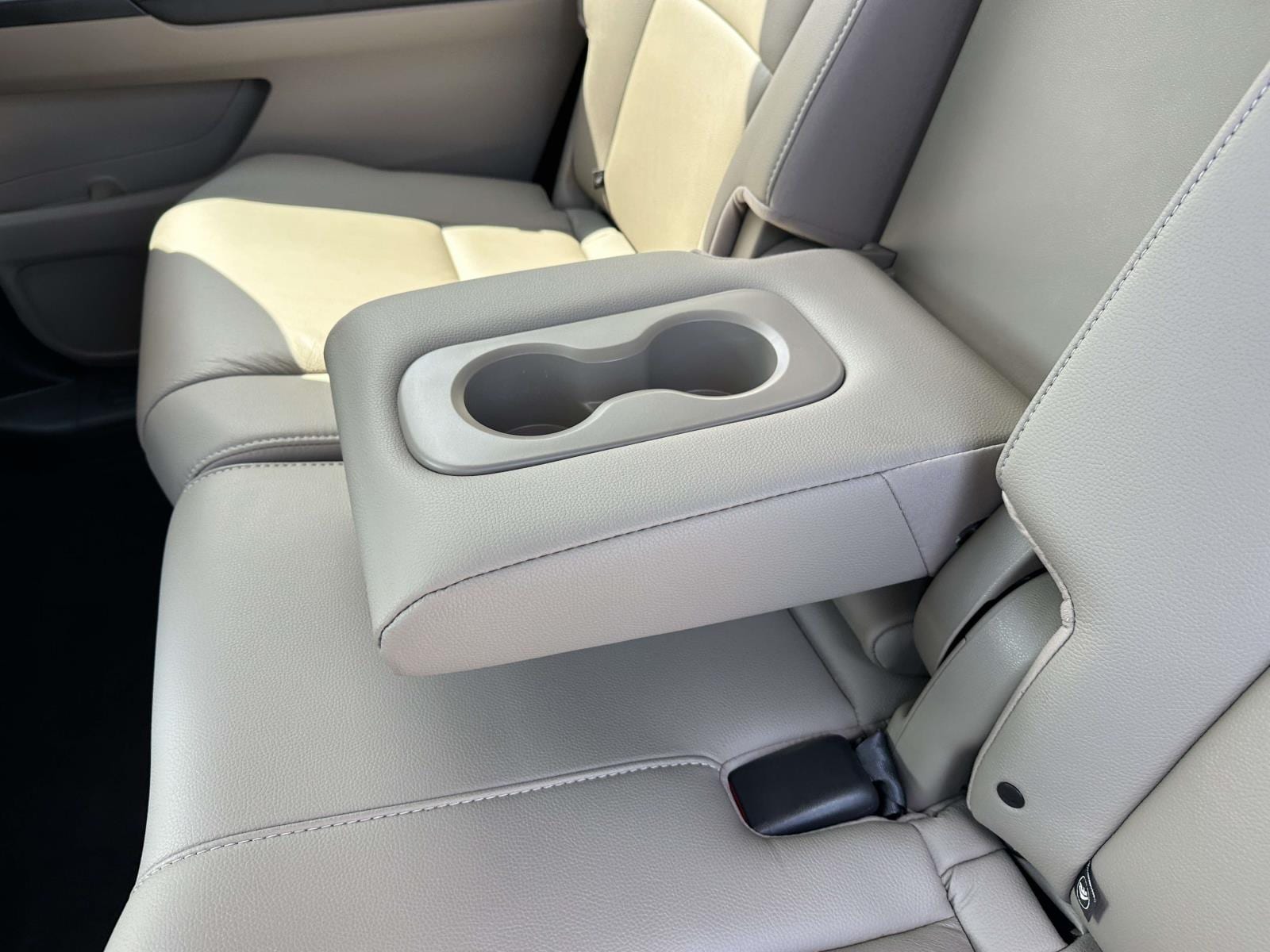 2022 Honda Pilot SE - Photo 10