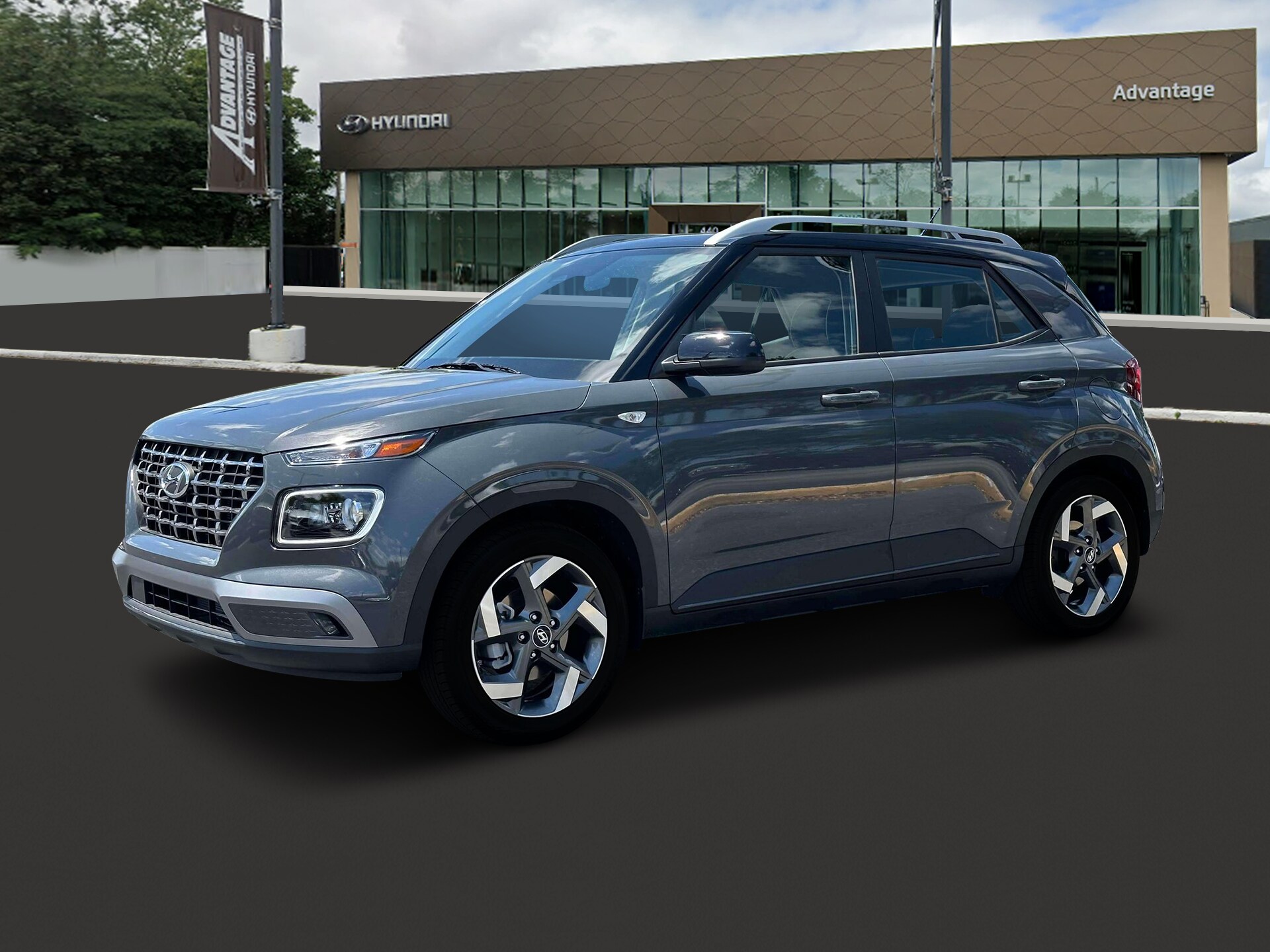 2024 Hyundai Venue Limited photo 2