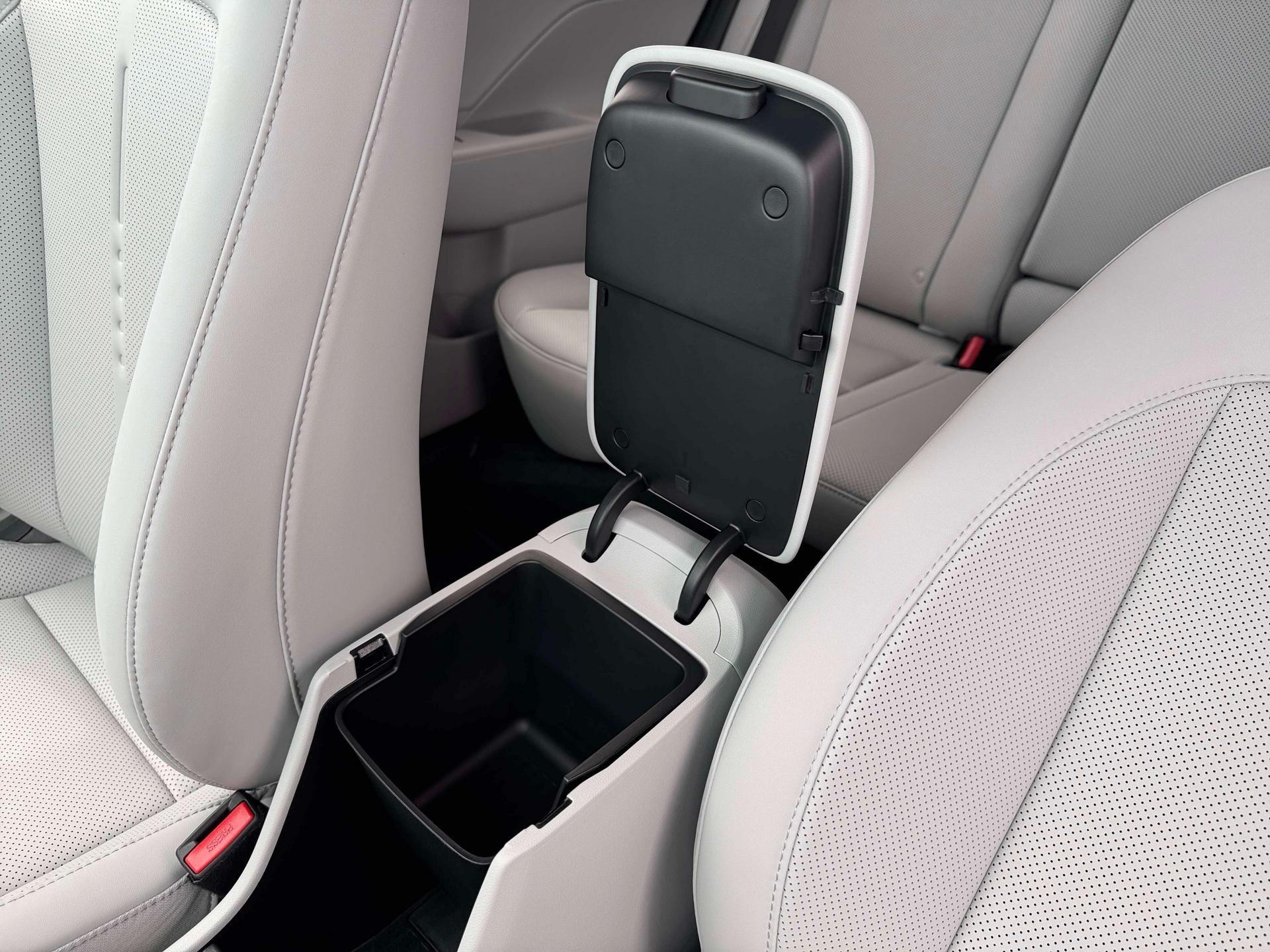 2026 Hyundai Kona SEL photo 3