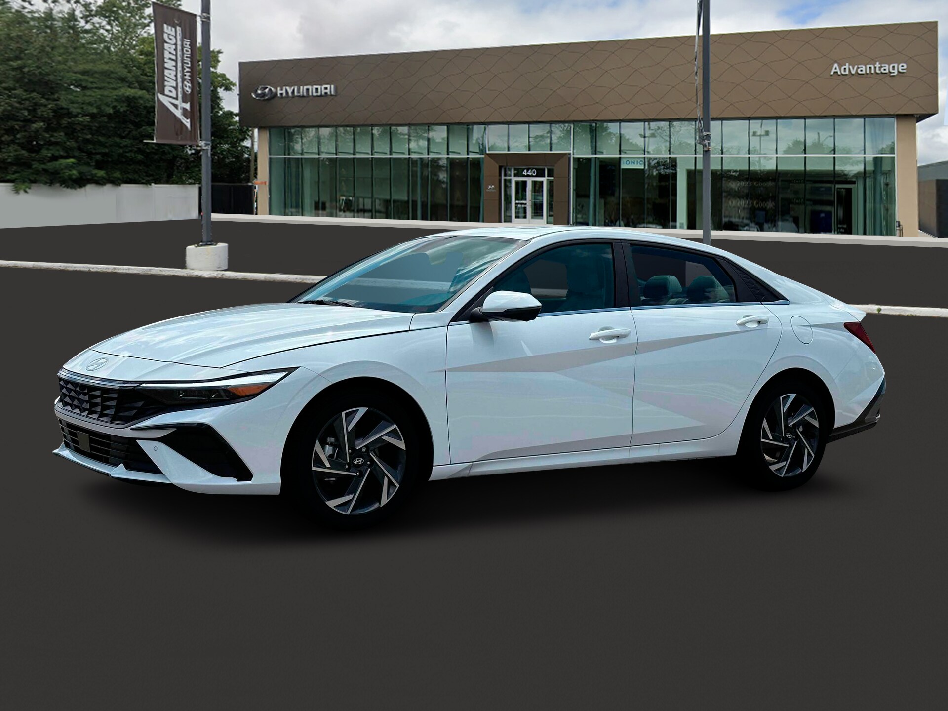 2025 Hyundai Elantra Limited photo 2