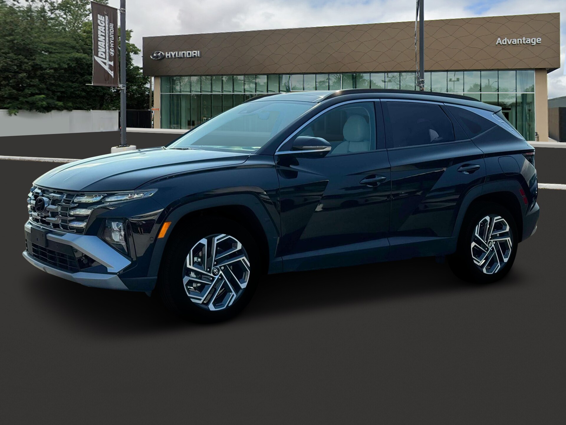 2025 Hyundai Tucson Limited photo 2