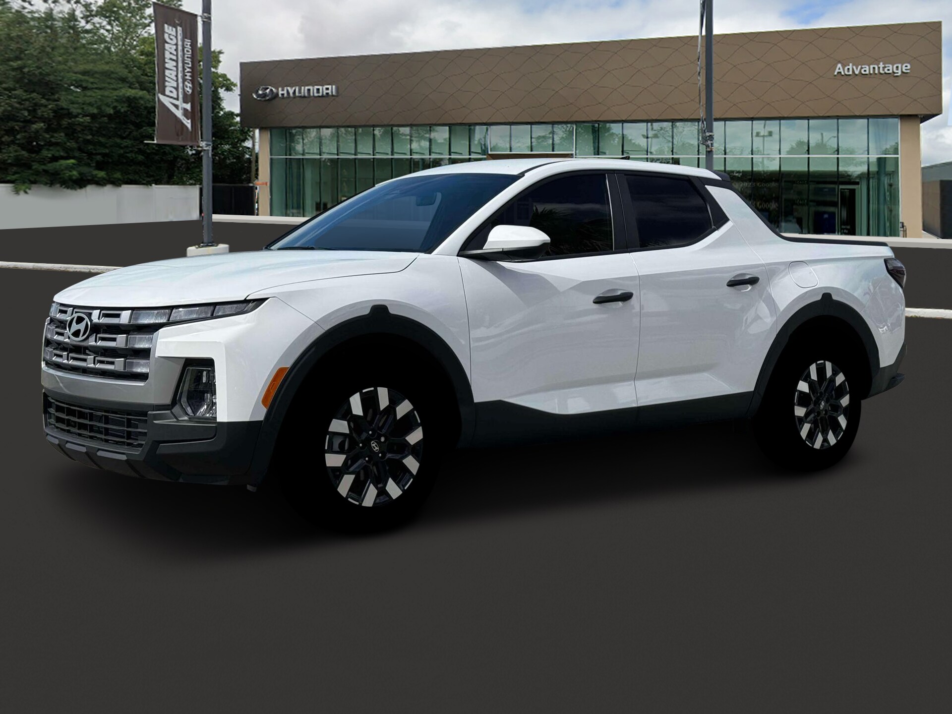 2025 Hyundai Santa Cruz SE photo 2