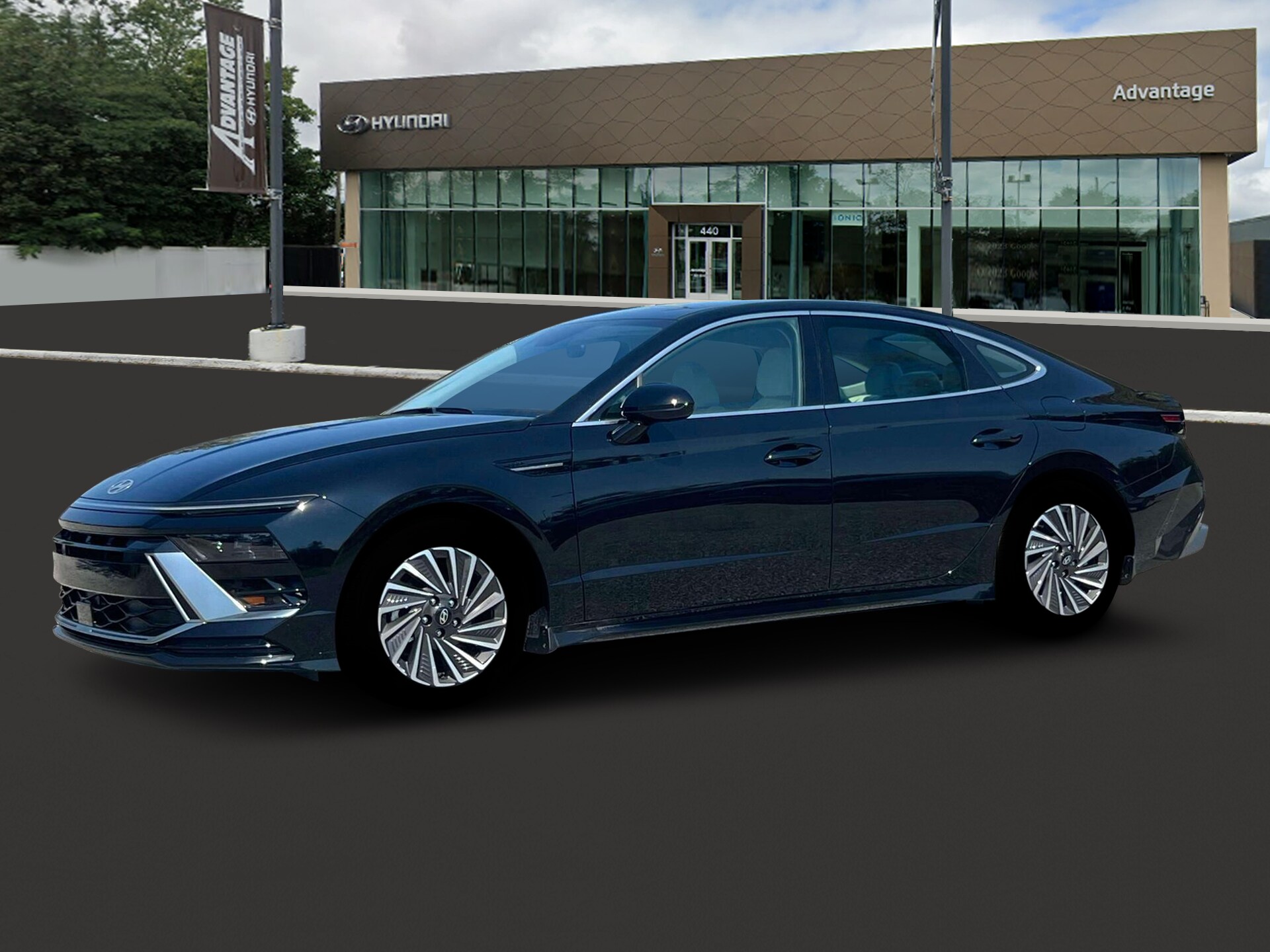 2025 Hyundai Sonata Hybrid SEL photo 2