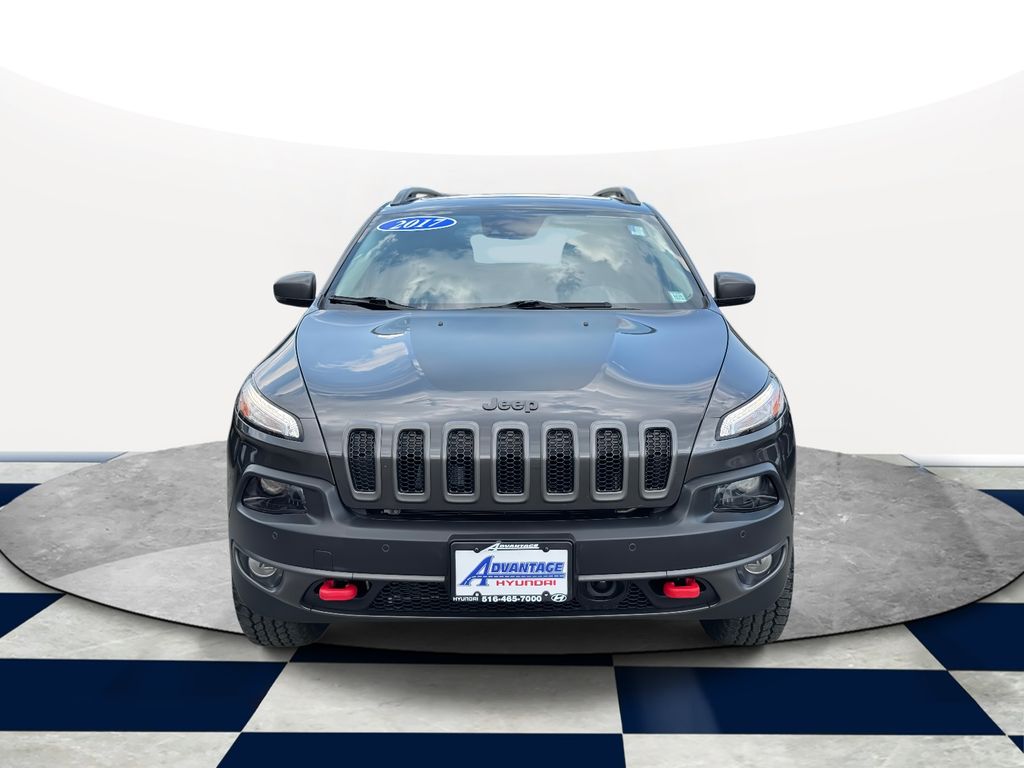 2017 Jeep Cherokee Trailhawk photo 2