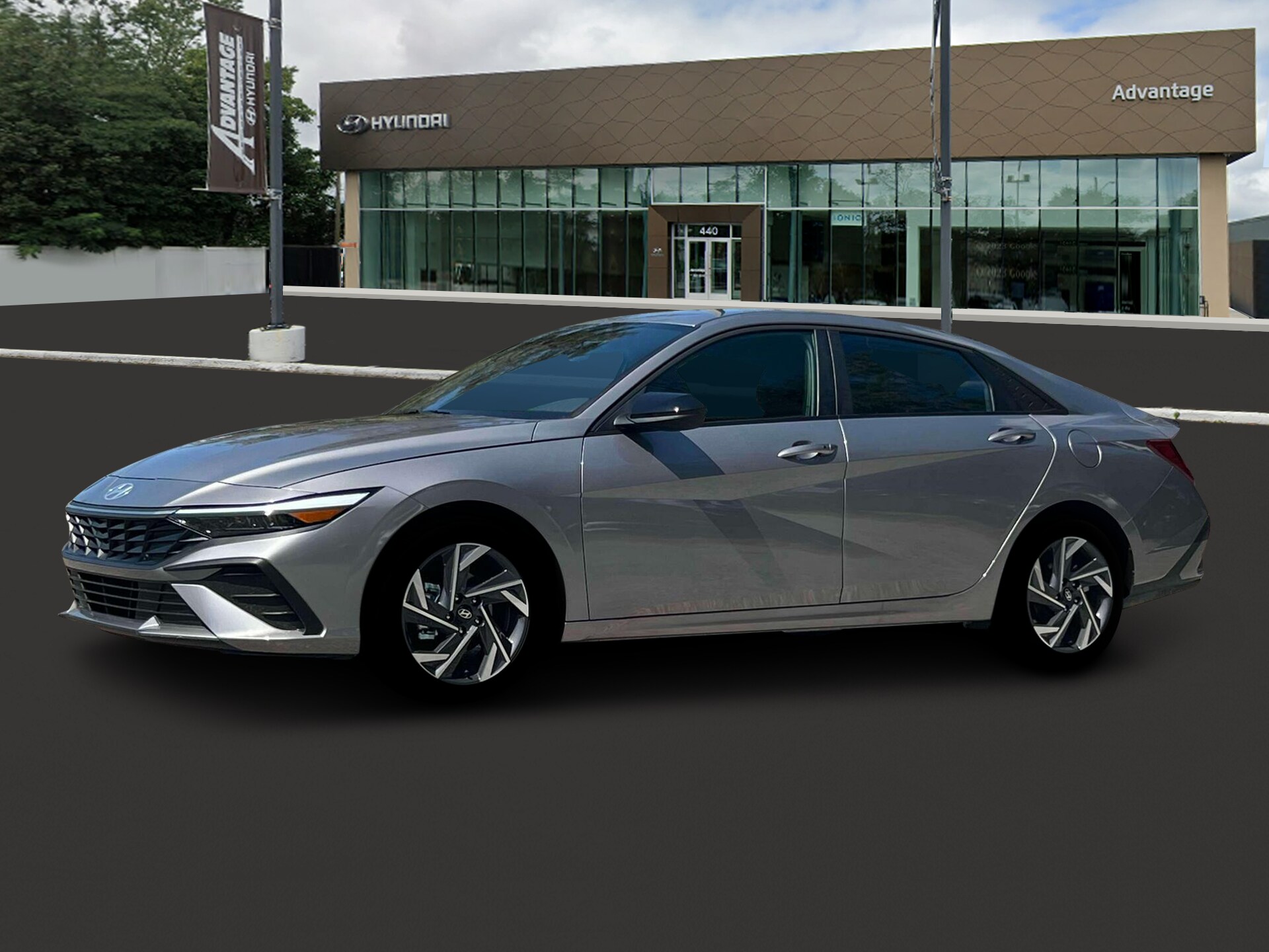 2025 Hyundai Elantra SEL Sport photo 2