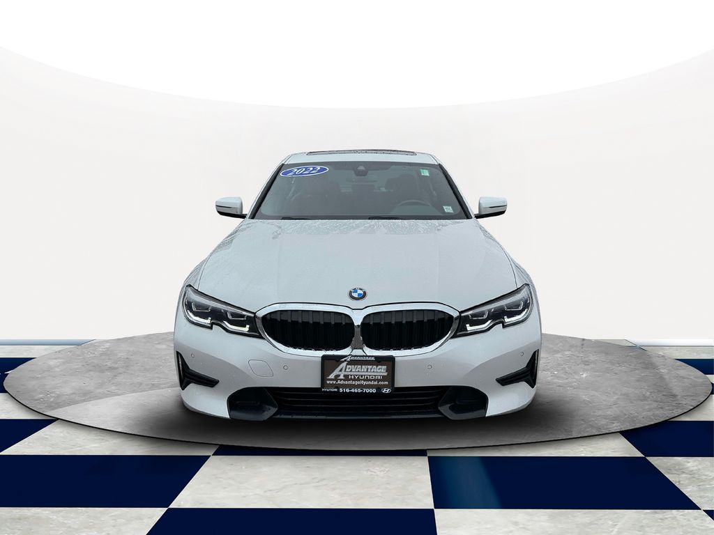 Used 2022 BMW 3 Series 330i with VIN 3MW5R7J00N8C77132 for sale in Hicksville, NY