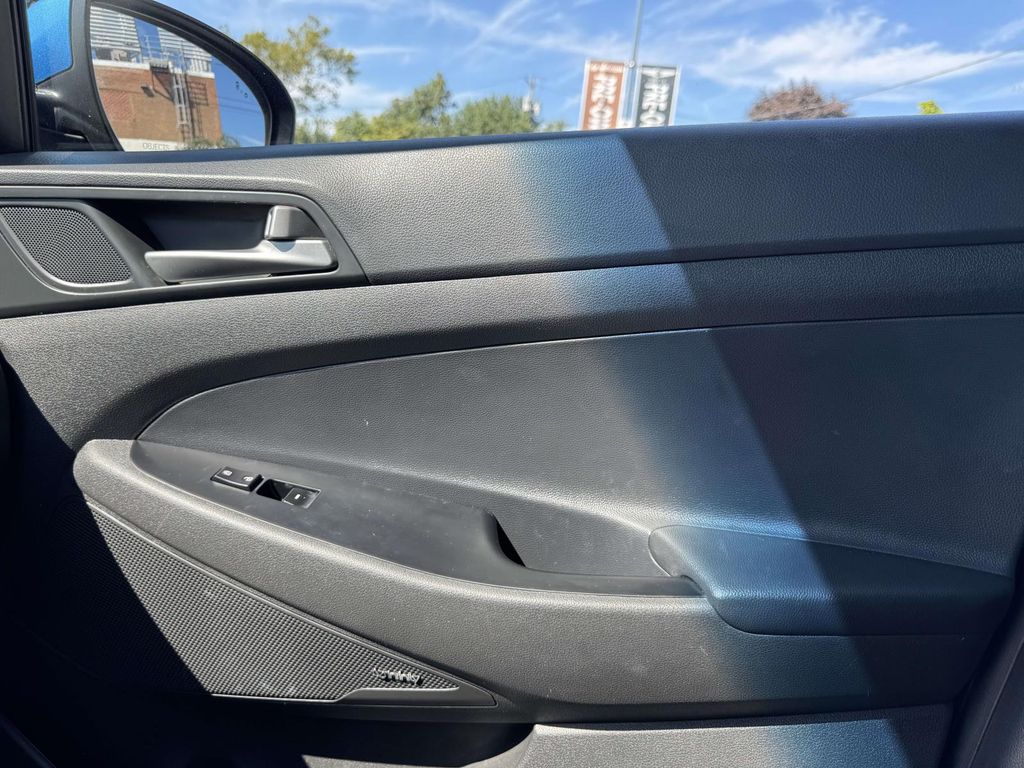 2018 Hyundai Tucson SEL Plus photo 3