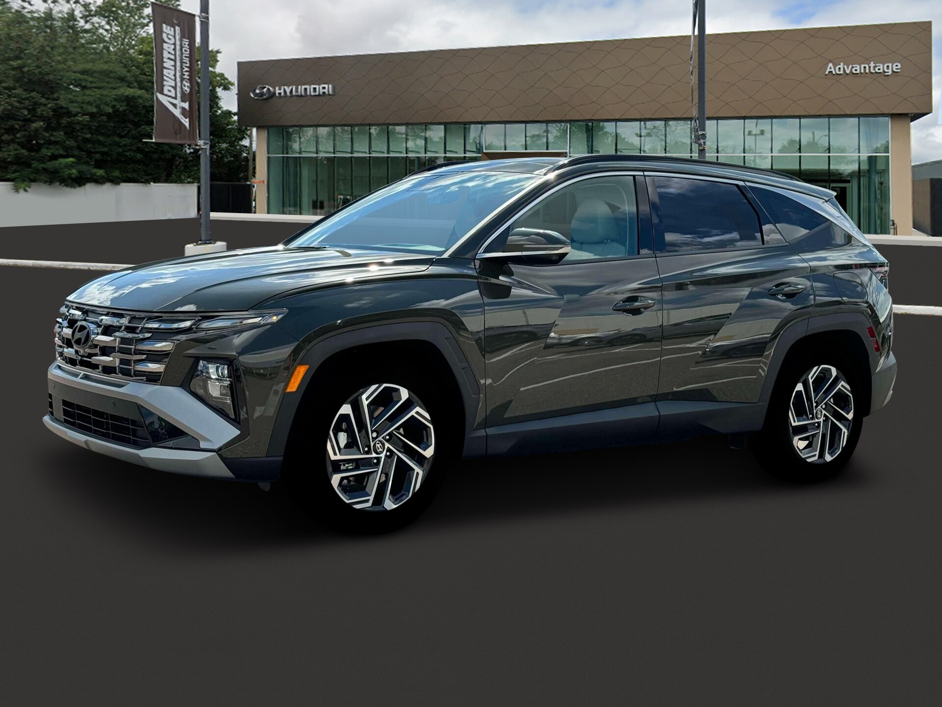 2025 Hyundai Tucson Limited photo 2