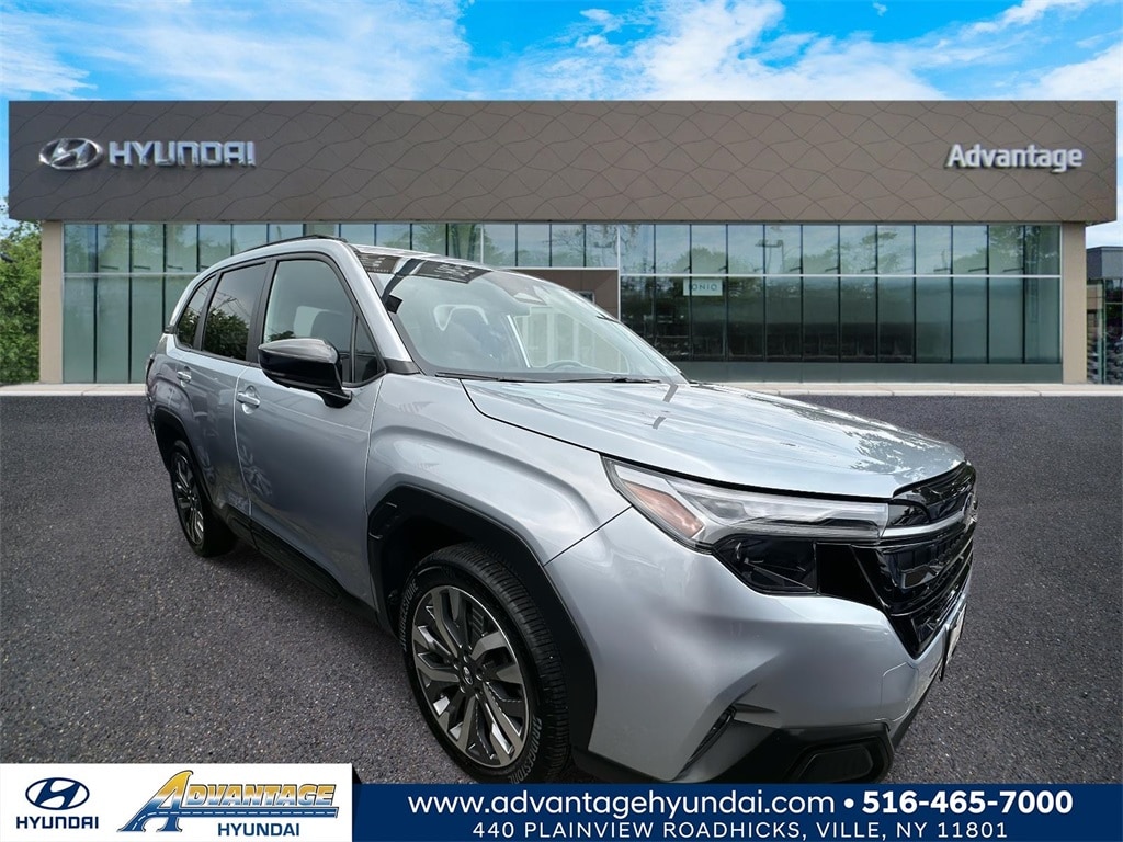 2025 Subaru Forester Touring's photo