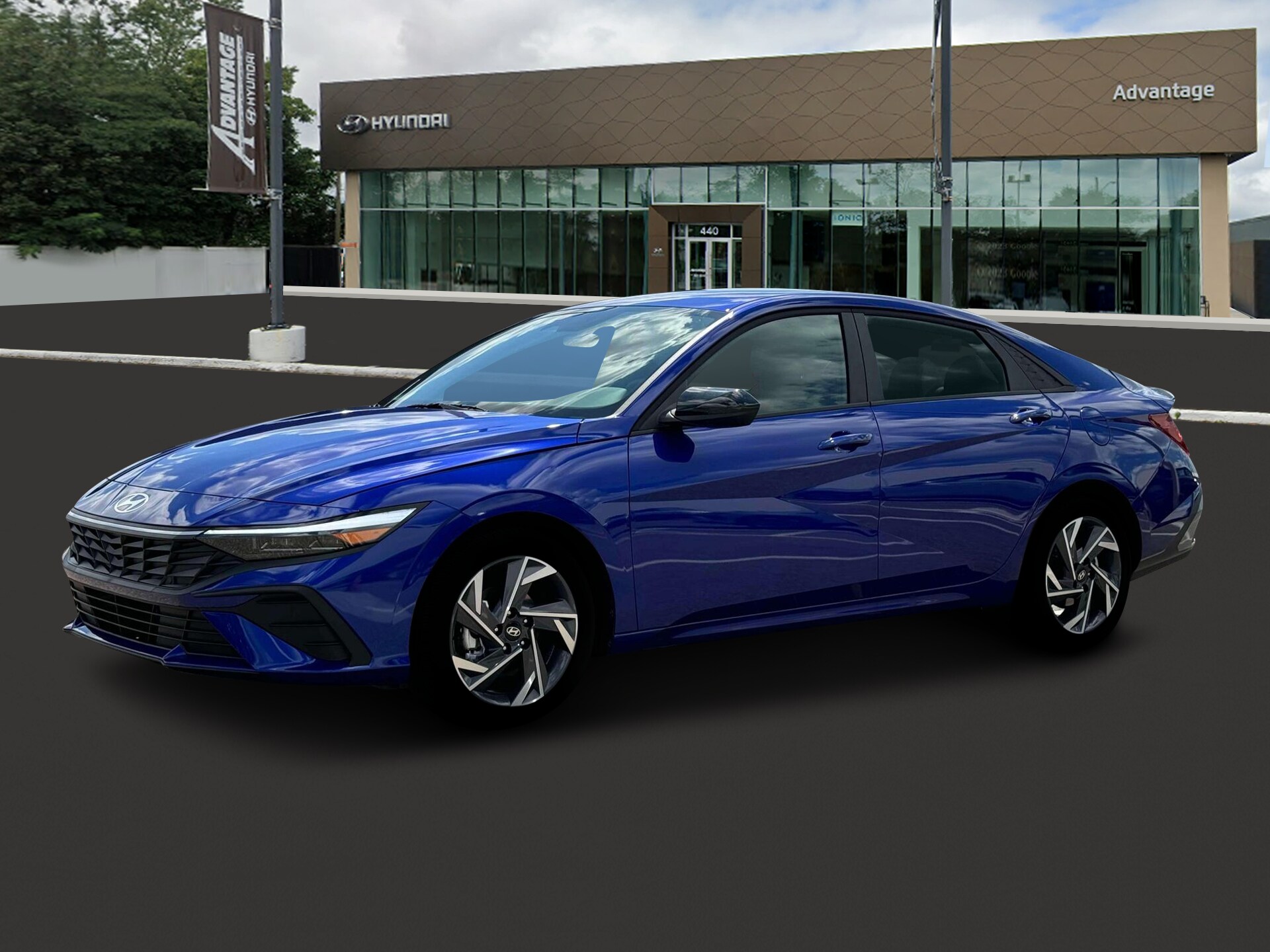 2025 Hyundai Elantra SEL Sport photo 2