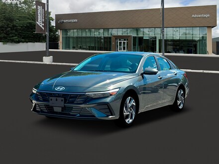 2025 Hyundai Elantra Limited Sedan