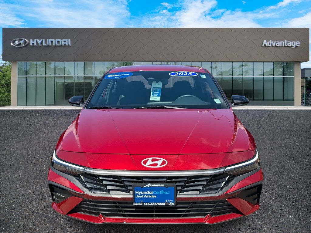 2025 Hyundai Elantra SEL Sport photo 2