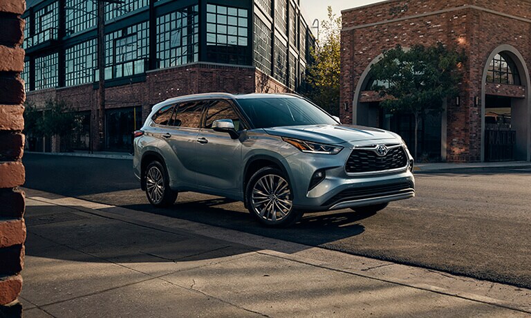 2021 Toyota Highlander Driving in Town