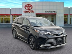 2025 Toyota Sienna Platinum 7 Passenger Van Passenger Van