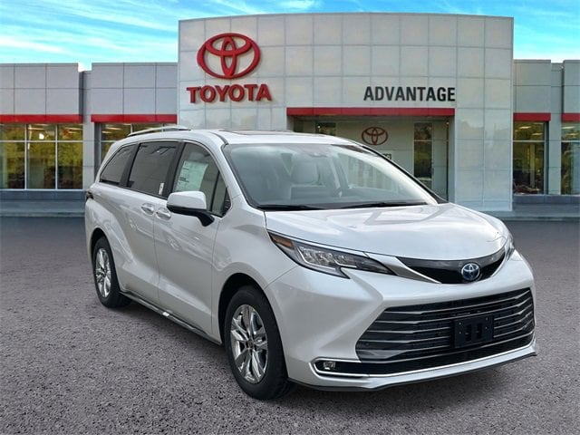 2025 Toyota Sienna Van Passenger Van 