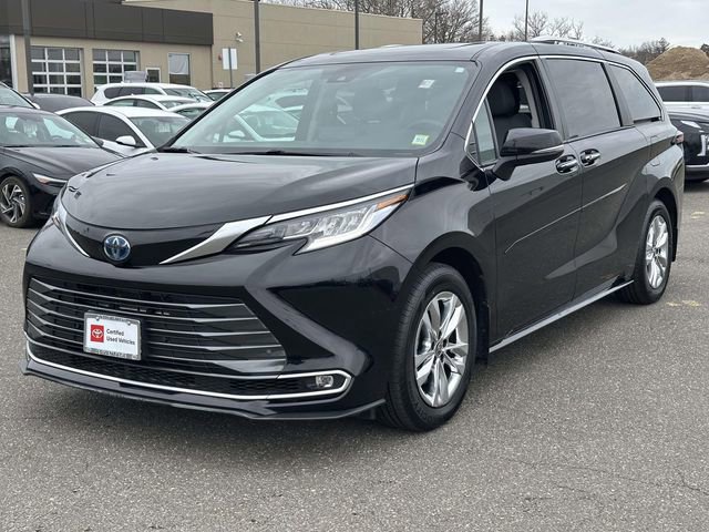 2023 Toyota Sienna Van Passenger Van 