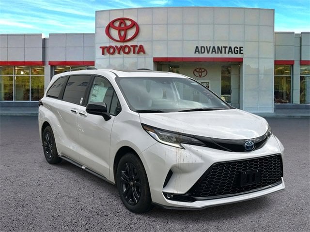 2025 Toyota Sienna Van Passenger Van 