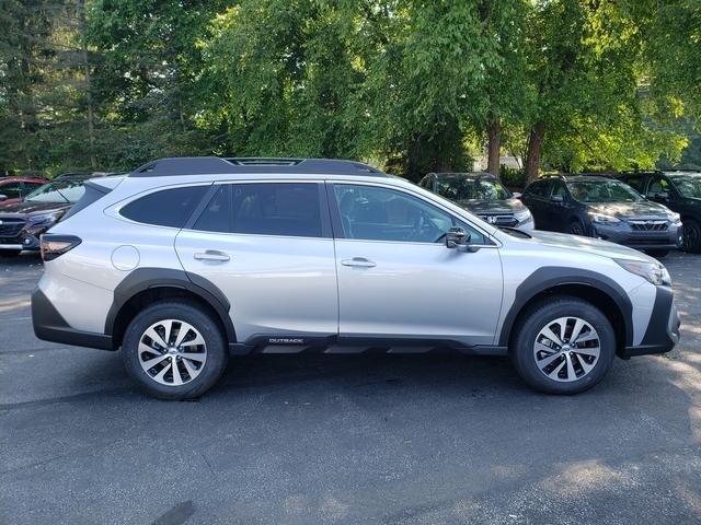 2025 Subaru Outback Premium photo 2