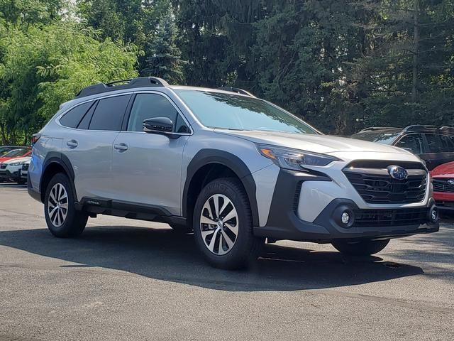 2025 Subaru Outback Premium's photo