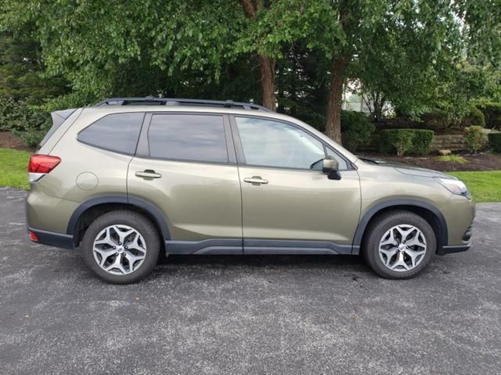 Used 2024 Subaru Forester Premium SUV