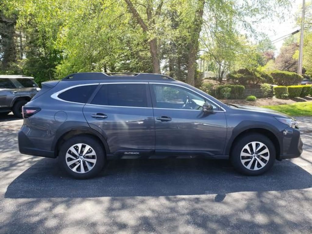 Used 2024 Subaru Outback Premium SUV