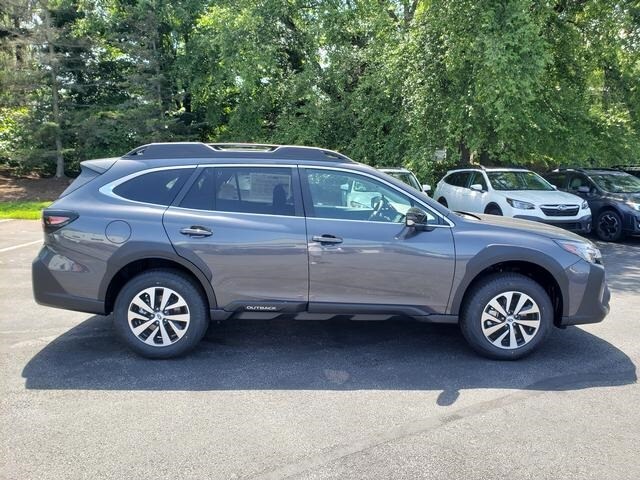 2025 Subaru Outback Premium photo 2