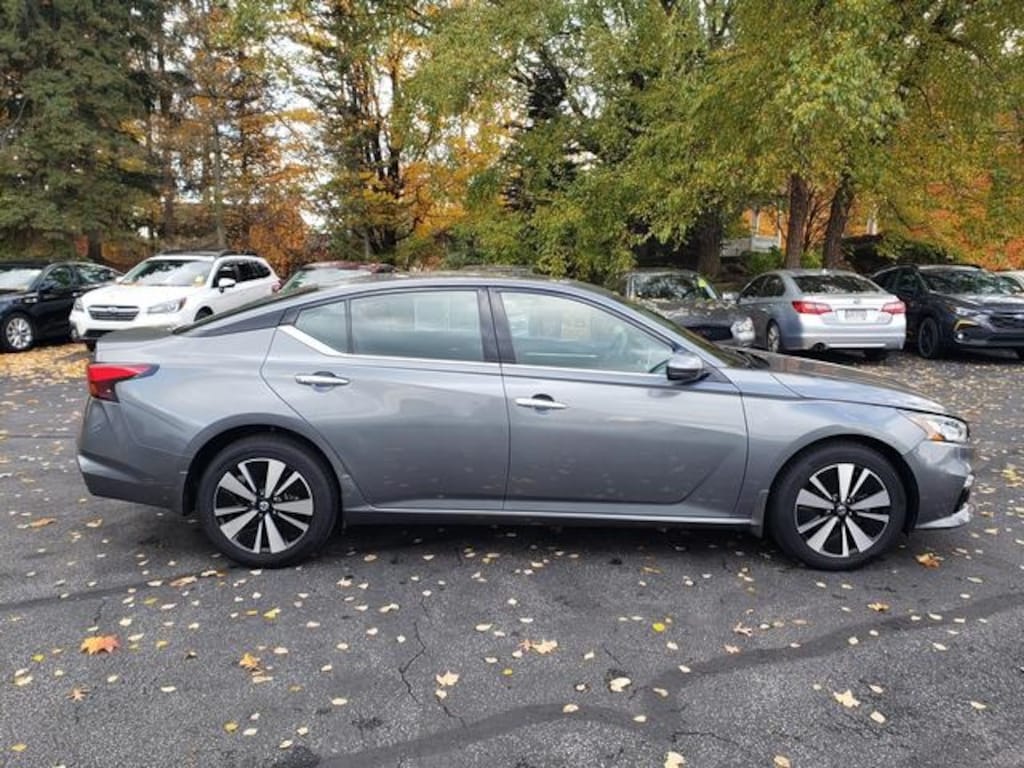 Used 2020 Nissan Altima 2.5 SV Sedan