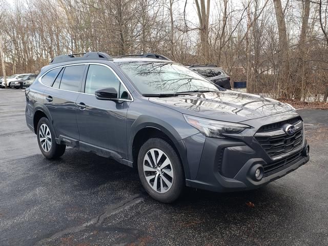 2023 Subaru Outback Premium's photo