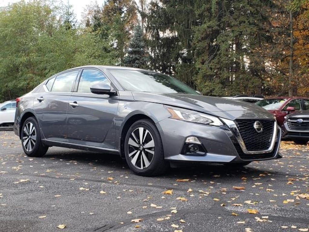 Used 2020 Nissan Altima 2.5 SV Sedan