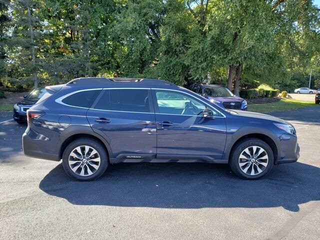2023 Subaru Outback Limited photo 2