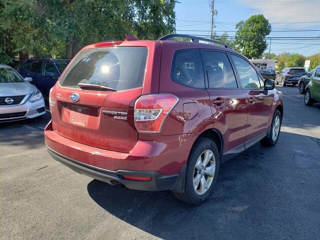 2016 Subaru Forester 2.5i Premium photo 2