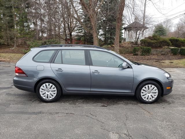Used 2013 Volkswagen Jetta SportWagen S with VIN 3VWPP7AJ8DM688923 for sale in Painesville, OH