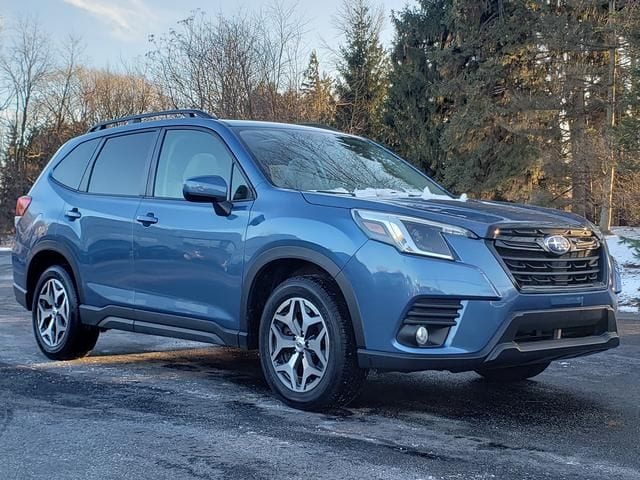 2023 Subaru Forester Premium's photo
