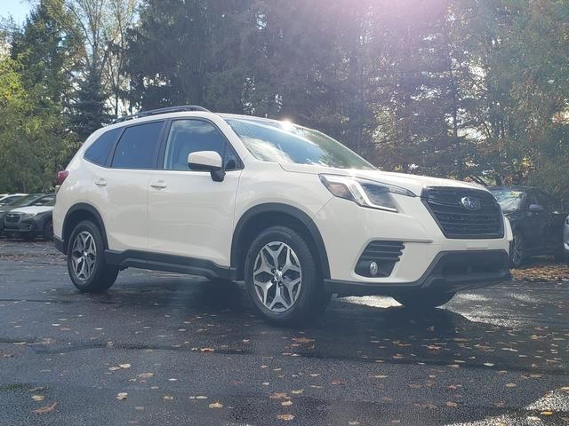 2023 Subaru Forester Premium's photo