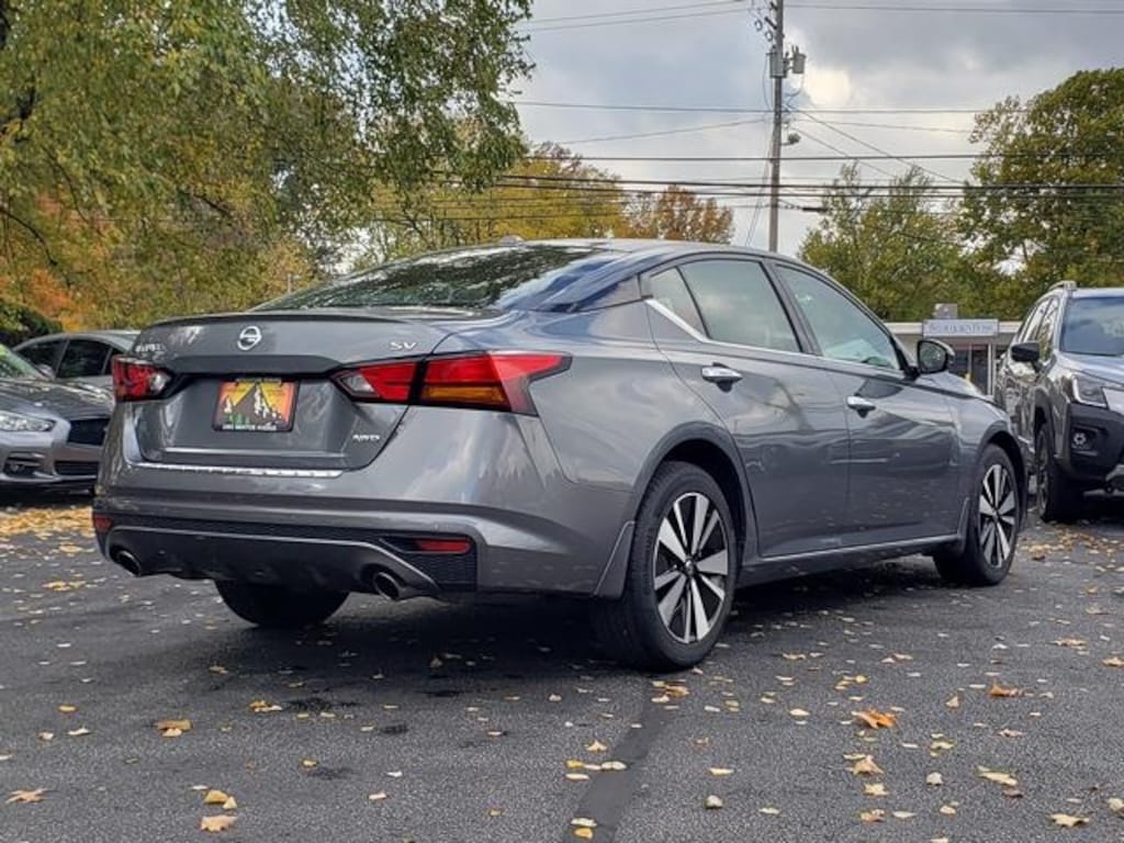 Used 2020 Nissan Altima 2.5 SV Sedan