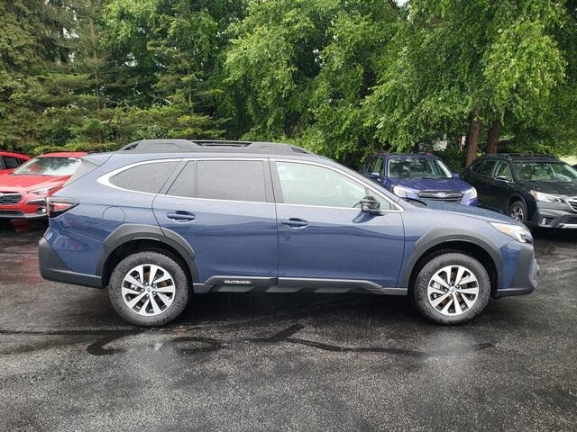 2025 Subaru Outback Premium photo 2