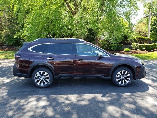 2025 Subaru Outback Touring photo 2
