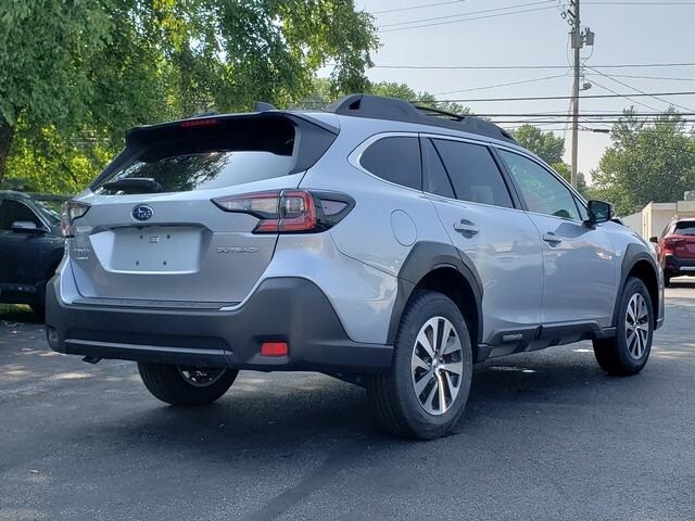 2025 Subaru Outback Premium photo 3